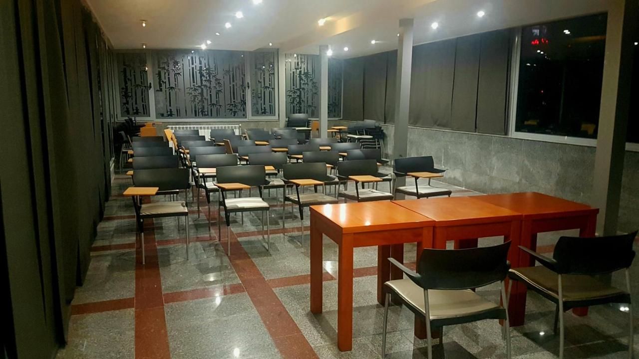 Отель Hotel City Pleven Плевен-29